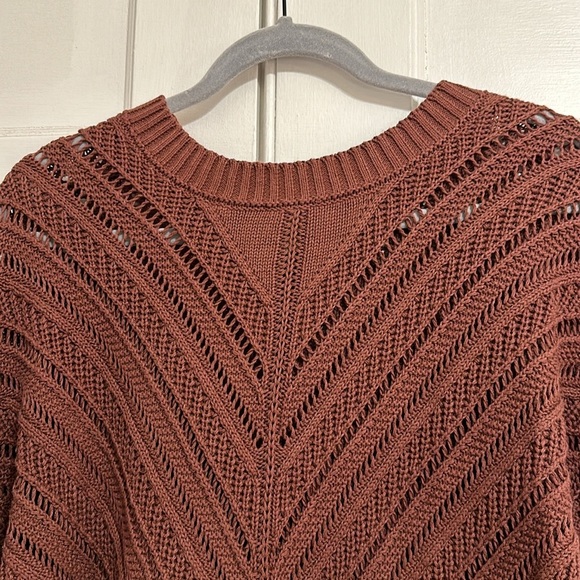 Old navy sweater - Picture 4 of 7